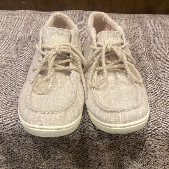 Roxy Brand. Ankle High Tops. - Picture 1 of 4